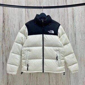 The North Face - 1996 Recycled Retro Nuptse Down Jacket - Women's - White Dune